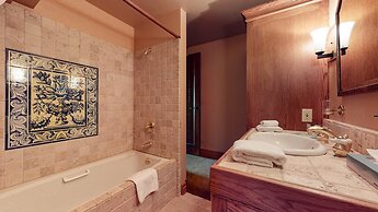 Juniper Ridge 16 5000 sq ft, Grand Chateau at Eagle, Expansive Mountai