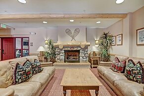 Spacious, Mountain Chic, Close to Ski Lift 1 bedroom - TM316 by Redawn
