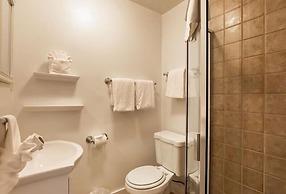 Vail Trails Chalets Condo 3 Minutes Away from Riva Bahn and Gold Peak 