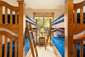 6516 Settlers Creek 2 Bedroom Condo by RedAwning