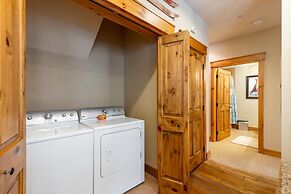 6516 Settlers Creek 2 Bedroom Condo by RedAwning