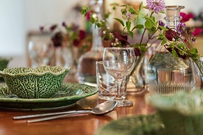 Enchanting Rustic Cottage W/stunning Views & River