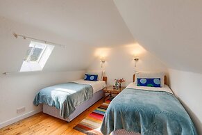 Enchanting Rustic Cottage W/stunning Views & River