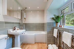 Enchanting Rustic Cottage W/stunning Views & River