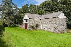 Enchanting Rustic Cottage W/stunning Views & River