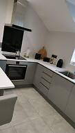 Modern 3-bed Apartment in Magherafelt Sleeps 8