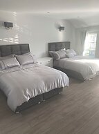 Modern 3-bed Apartment in Magherafelt Sleeps 8