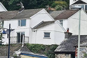 Fishermans Cottage With Stunning sea Views