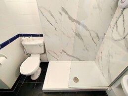 The Long Barn for Families, Walker, Pets & Workers