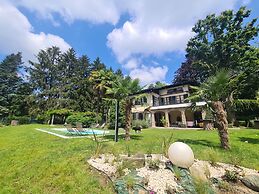 Wonderful Villa Between Como And Milano