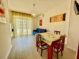 Modern and Bright Apartment With Pool