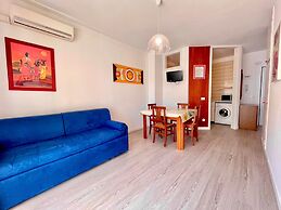 Modern and Bright Apartment With Pool