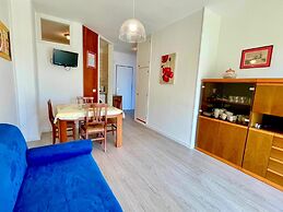 Modern and Bright Apartment With Pool