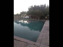 Room-lodging And Tranquility