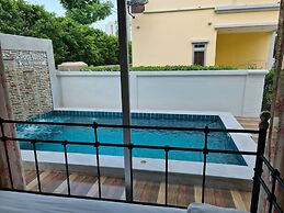Boulevard Tuscany - 3 Bedroom Pool Villa