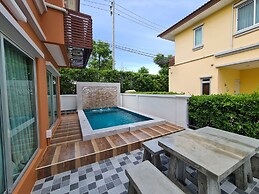 Boulevard Tuscany - 3 Bedroom Pool Villa