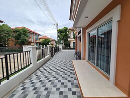 Boulevard Tuscany - 3 Bedroom Pool Villa