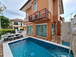 Boulevard Tuscany - 3 Bedroom Pool Villa