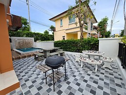 Boulevard Tuscany - 3 Bedroom Pool Villa