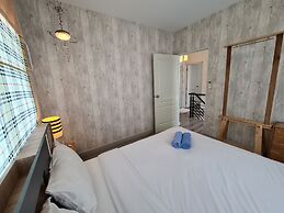 Boulevard Tuscany - 3 Bedroom Pool Villa