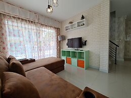 Boulevard Tuscany - 3 Bedroom Pool Villa