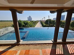 Boulevard Tuscany - 3 Bedroom Pool Villa