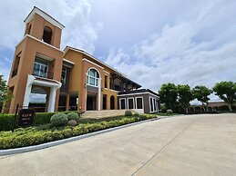 Boulevard Tuscany - 3 Bedroom Pool Villa