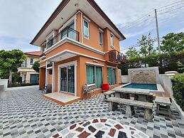 Boulevard Tuscany - 3 Bedroom Pool Villa