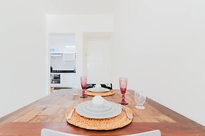 BR03 Apt 2 Quartos a 200m Porto Barra