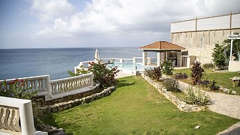 Castle Cove-Ocean Front Villa