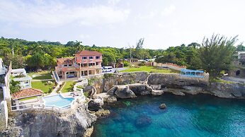 Castle Cove-Ocean Front Villa
