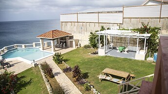 Castle Cove-Ocean Front Villa