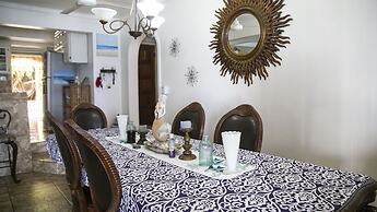 Castle Cove-Ocean Front Villa