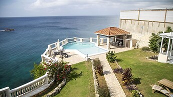 Castle Cove-Ocean Front Villa