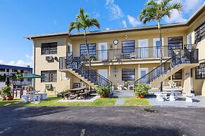 Tropic Isle Hotel and Apartment