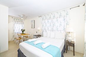 Tropic Isle Hotel and Apartment