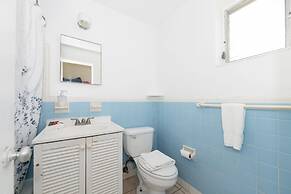 Tropic Isle Hotel and Apartment