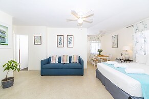 Tropic Isle Hotel and Apartment