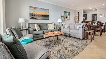 2BD Ocean-view Condo in Flamingo With Pool