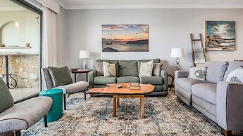 2BD Ocean-view Condo in Flamingo With Pool