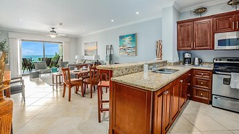2BD Ocean-view Condo in Flamingo With Pool