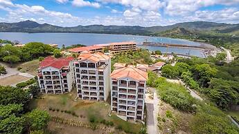 2BD Ocean-view Condo in Flamingo With Pool