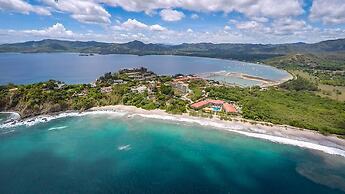 2BD Ocean-view Condo in Flamingo With Pool