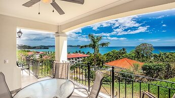 2BD Ocean-view Condo in Flamingo With Pool