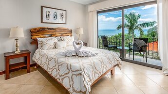 2BD Ocean-view Condo in Flamingo With Pool