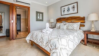 2BD Ocean-view Condo in Flamingo With Pool