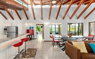 5-BD Beachfront, Ocean-View Hillside Home