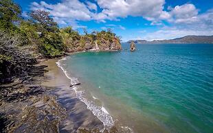 5-BD Beachfront, Ocean-View Hillside Home