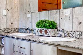 Brand-New 3-Bedroom with Pool Near Beach