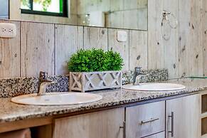 Brand-New 3-Bedroom with Pool Near Beach